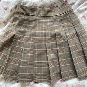 Aritzia sunday best Olive mini 15“ skirt